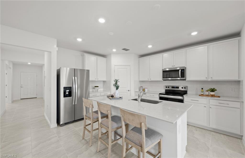 WHISPERING LAKES - Residential