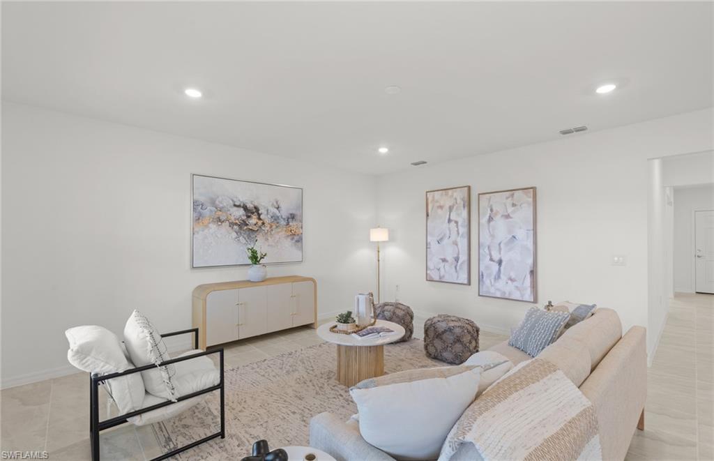 WHISPERING LAKES - Residential