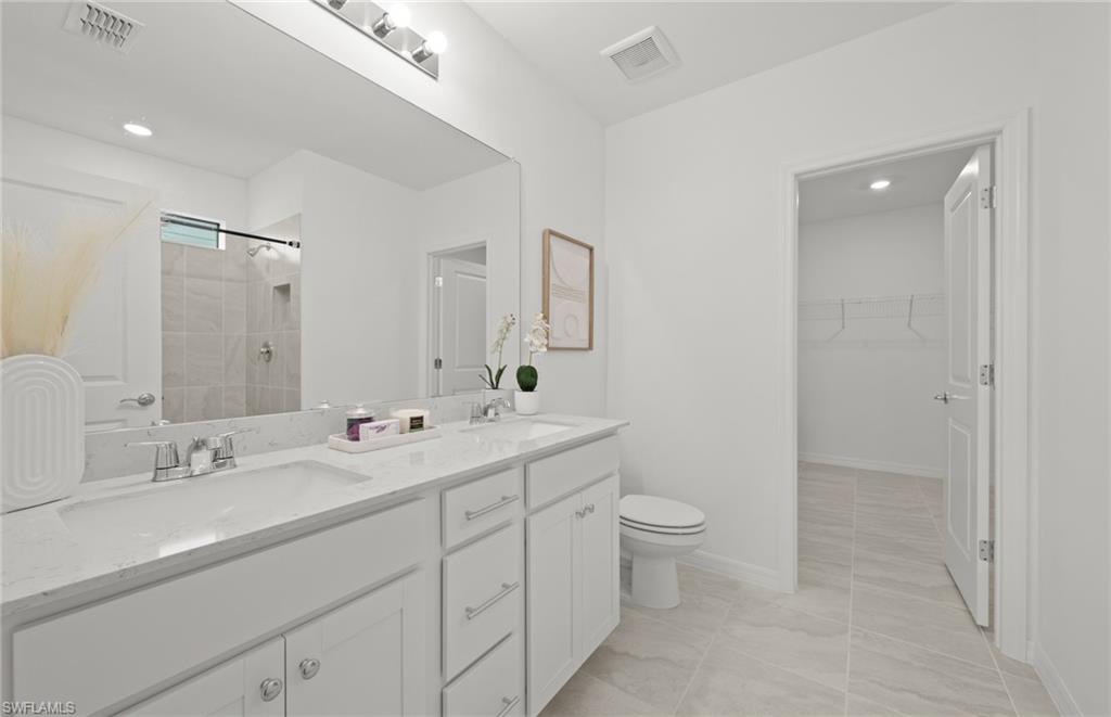 WHISPERING LAKES - Residential