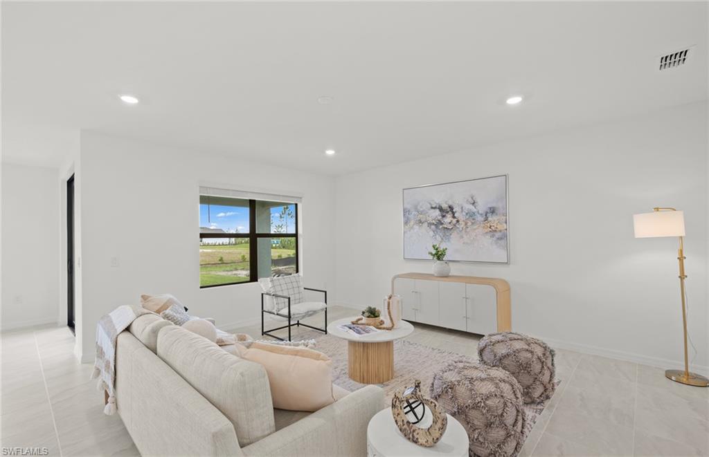 WHISPERING LAKES - Residential
