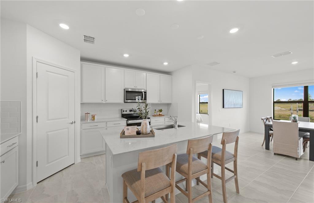WHISPERING LAKES - Residential