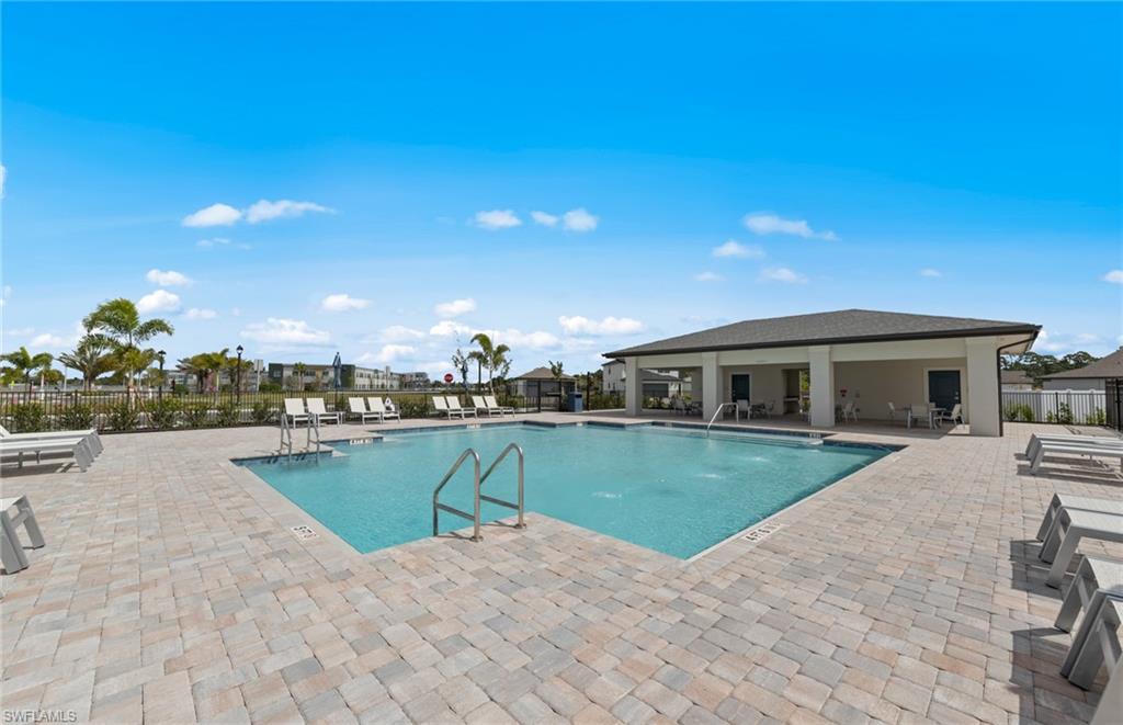 WHISPERING LAKES - Residential