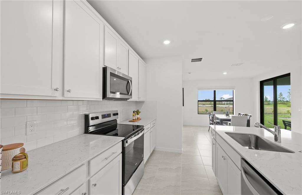 WHISPERING LAKES - Residential
