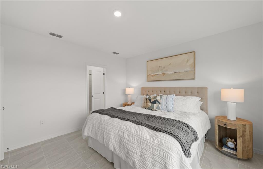 WHISPERING LAKES - Residential