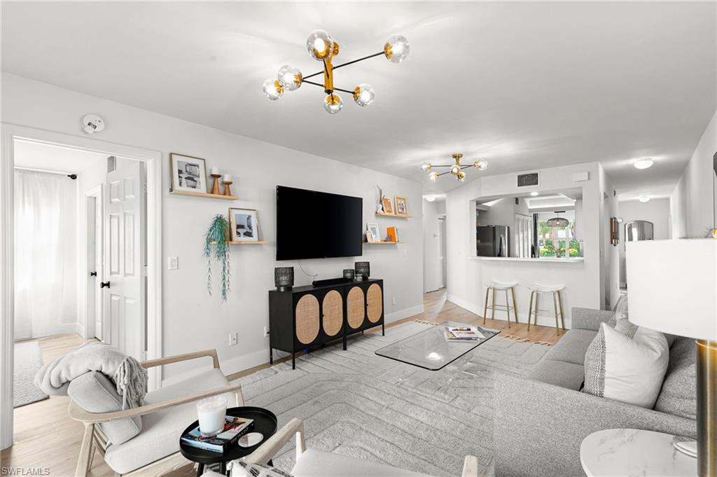 PIPERS POINTE - Residential