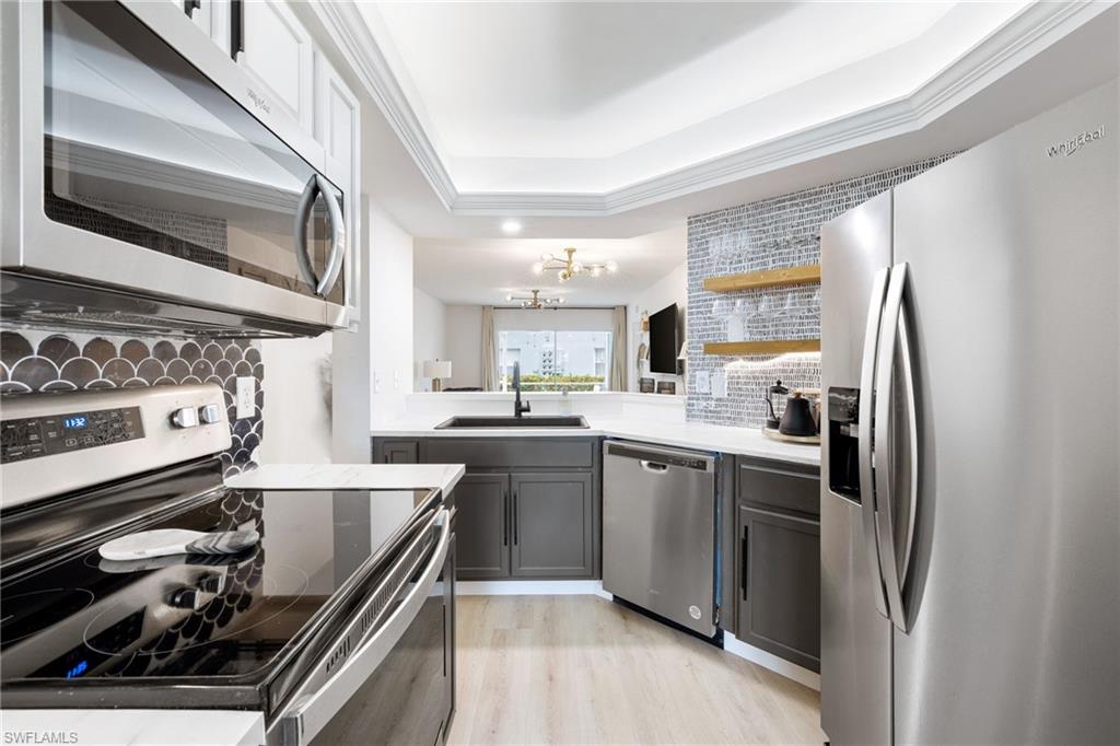PIPERS POINTE - Residential