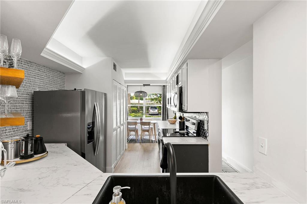 PIPERS POINTE - Residential