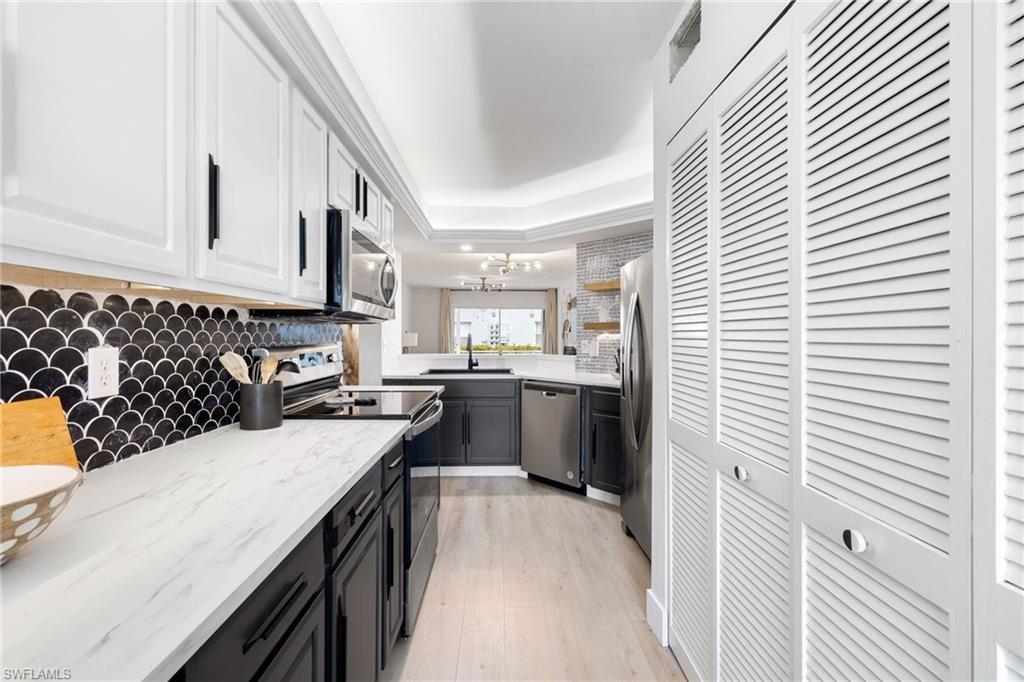 PIPERS POINTE - Residential