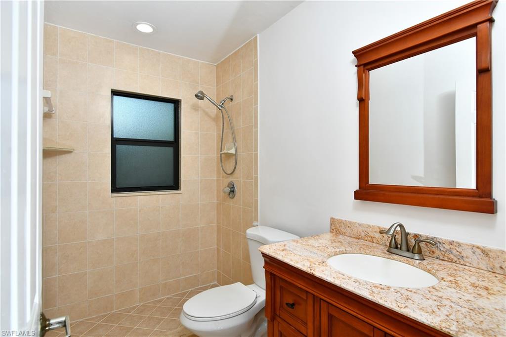 LONGSHORE LAKE - Residential