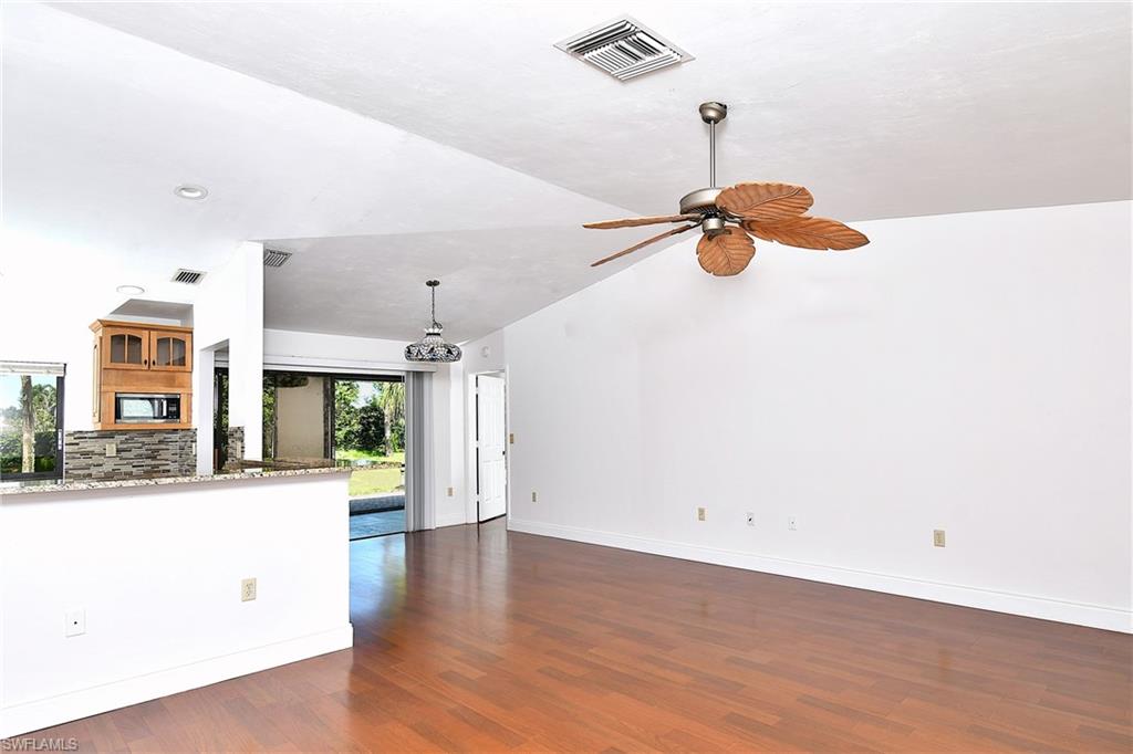 LONGSHORE LAKE - Residential