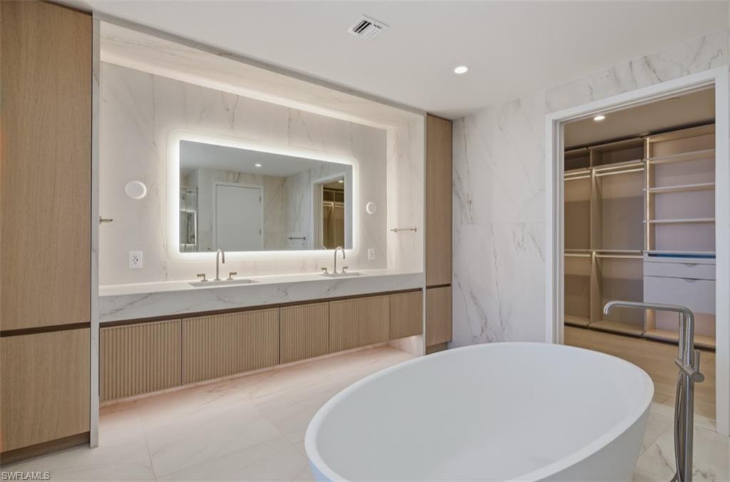THE RITZ-CARLTON RESIDENCES ESTERO BAY - Residential