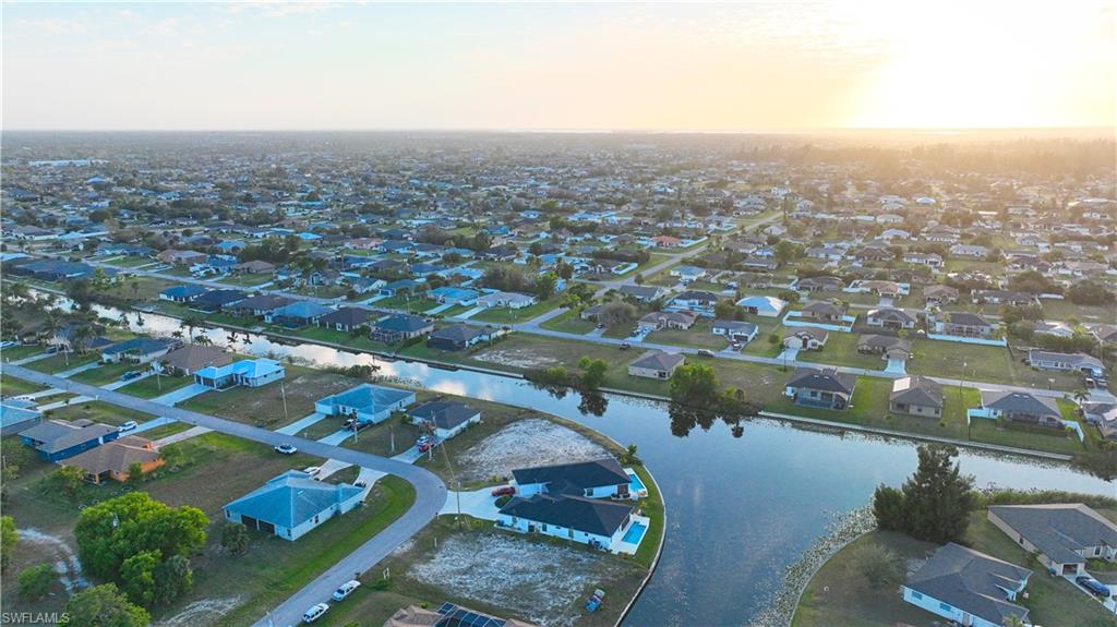 CAPE CORAL - Land