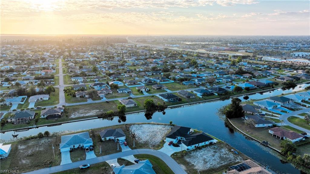 CAPE CORAL - Land