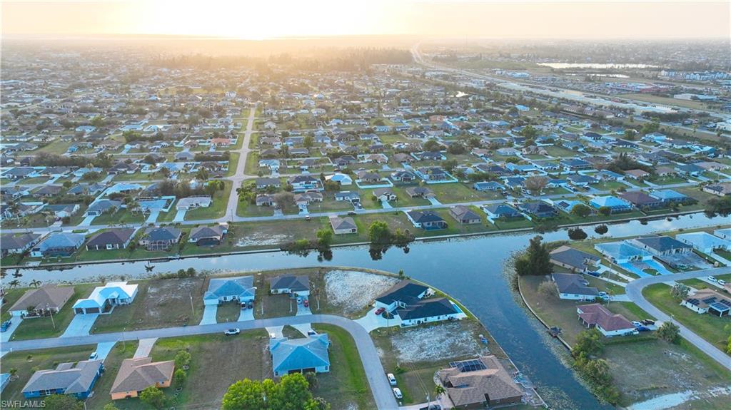 CAPE CORAL - Land