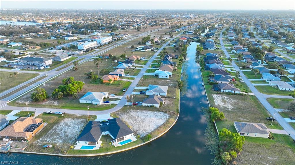CAPE CORAL - Land