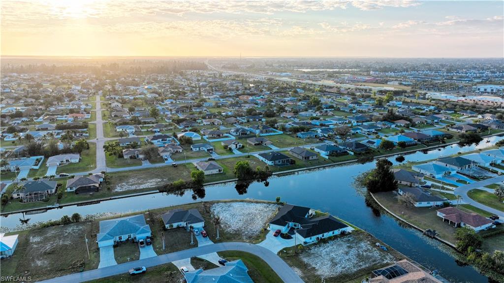 CAPE CORAL - Land