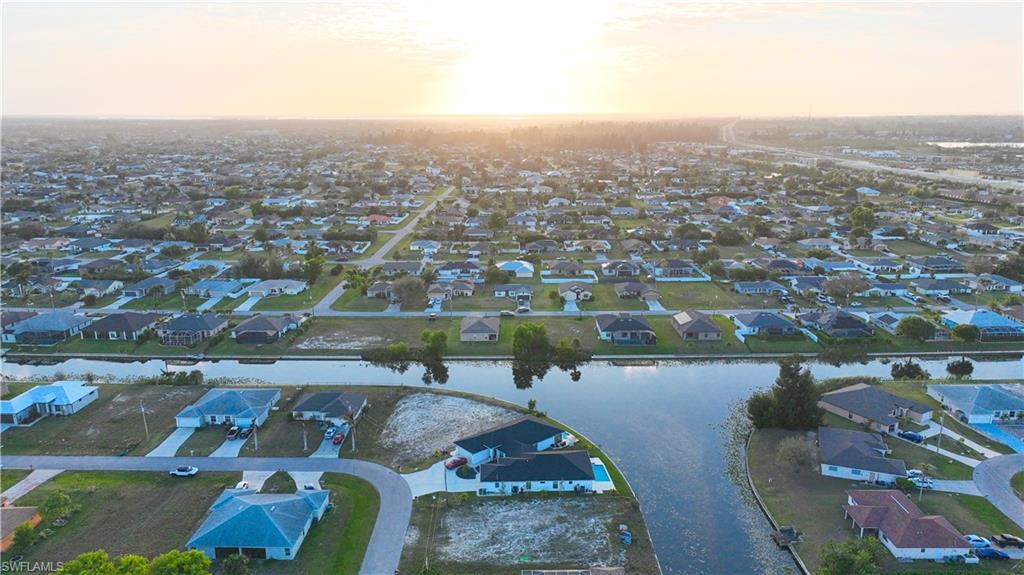 CAPE CORAL - Land