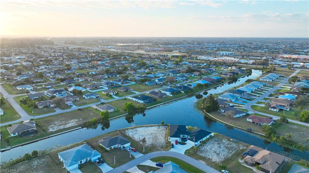 CAPE CORAL - Land