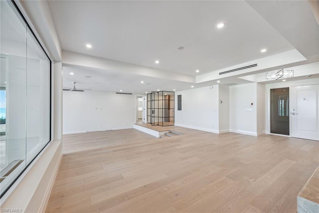 PARK PLAZA - Residential
