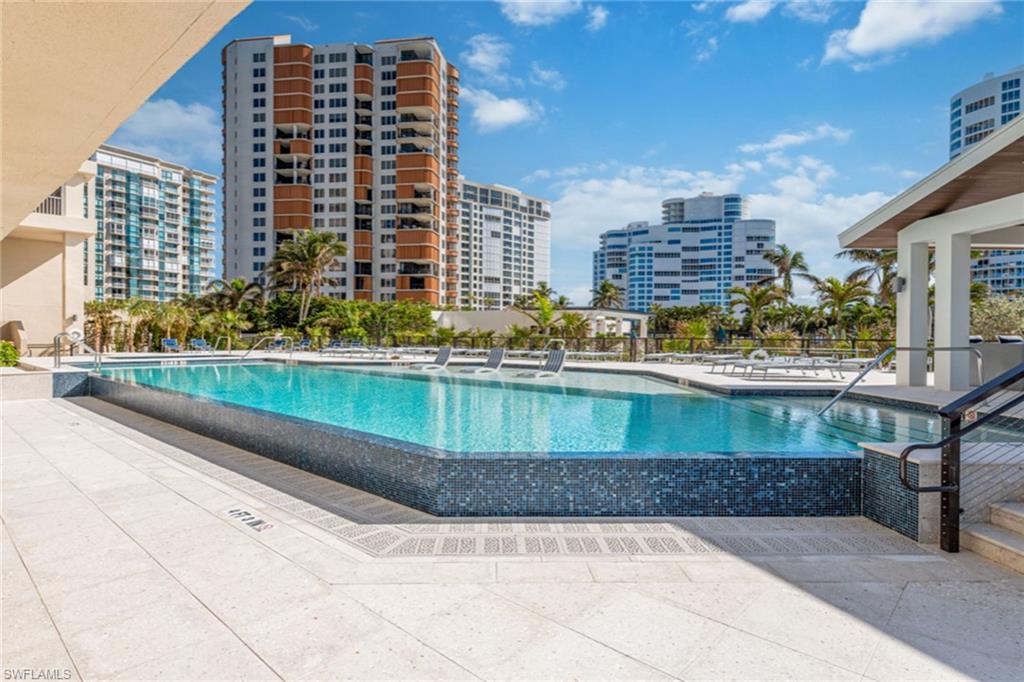 PARK PLAZA - Residential