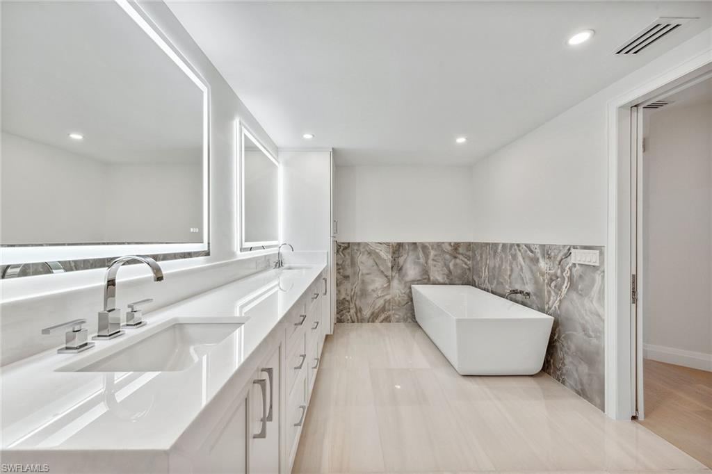 PARK PLAZA - Residential