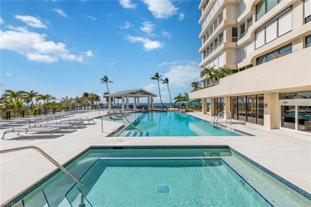 PARK PLAZA - Residential
