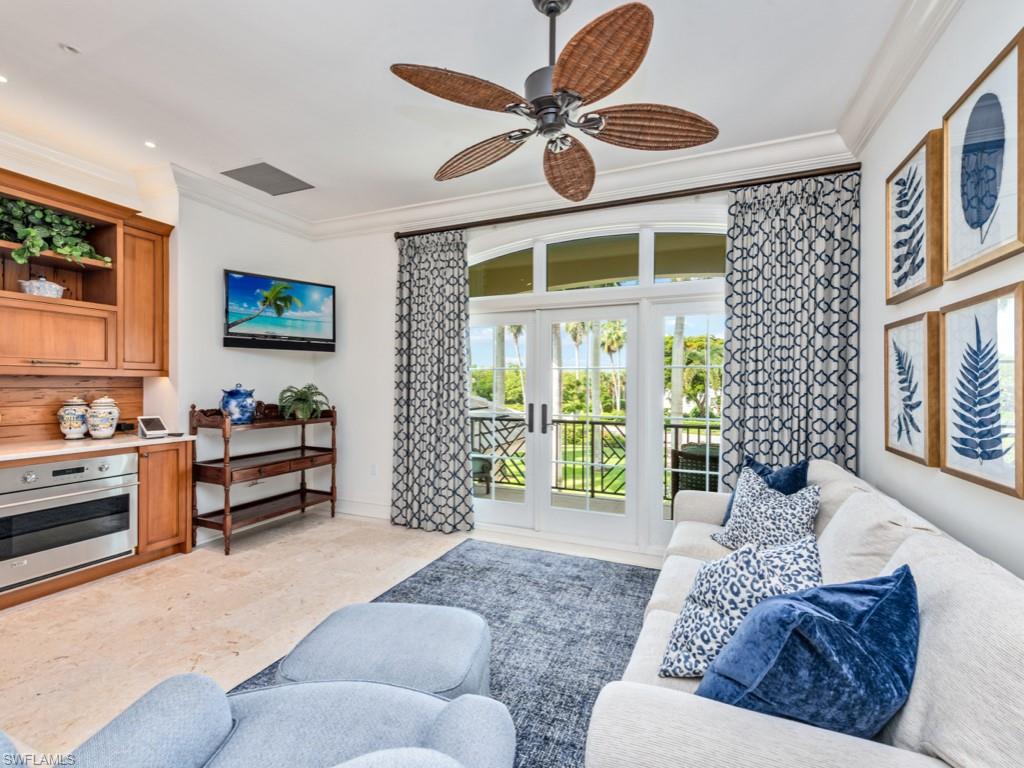 SOUTHPOINTE YACHT CLUB - Residential