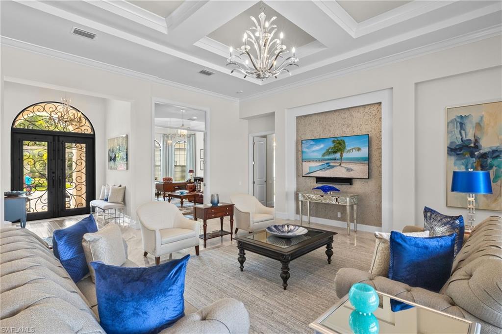 TWIN EAGLES - Residential