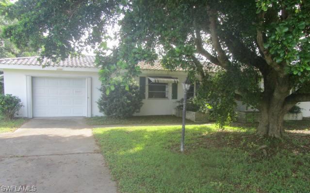 HUD Home.  Case #095-029885.  Almost 1500/sf of living space!  Yacht Club location.  Florida Room, shady lot. Laundry Tub, Walk In Closet.