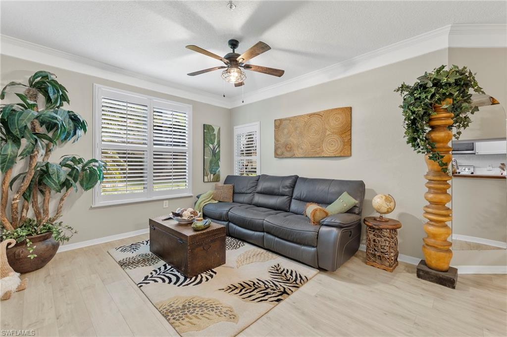 ROYAL GREENS - Residential