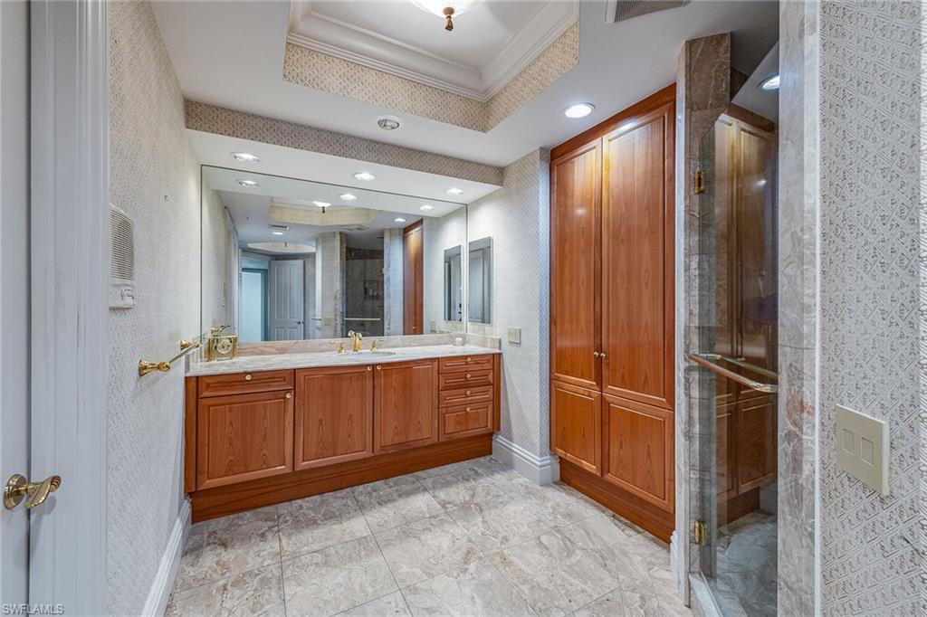 WINDSOR AT BAY COLONY - Residential