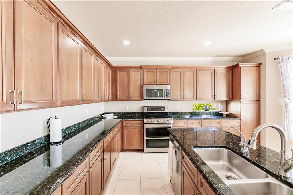 BELLA VIDA - Residential Lease