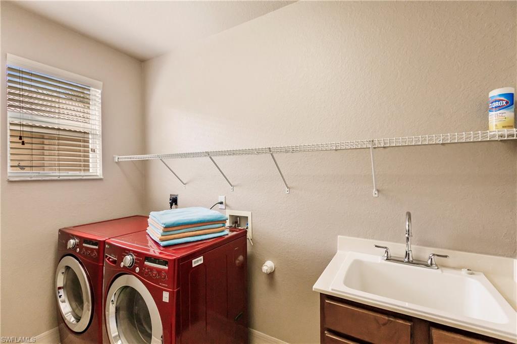BELLA VIDA - Residential Lease