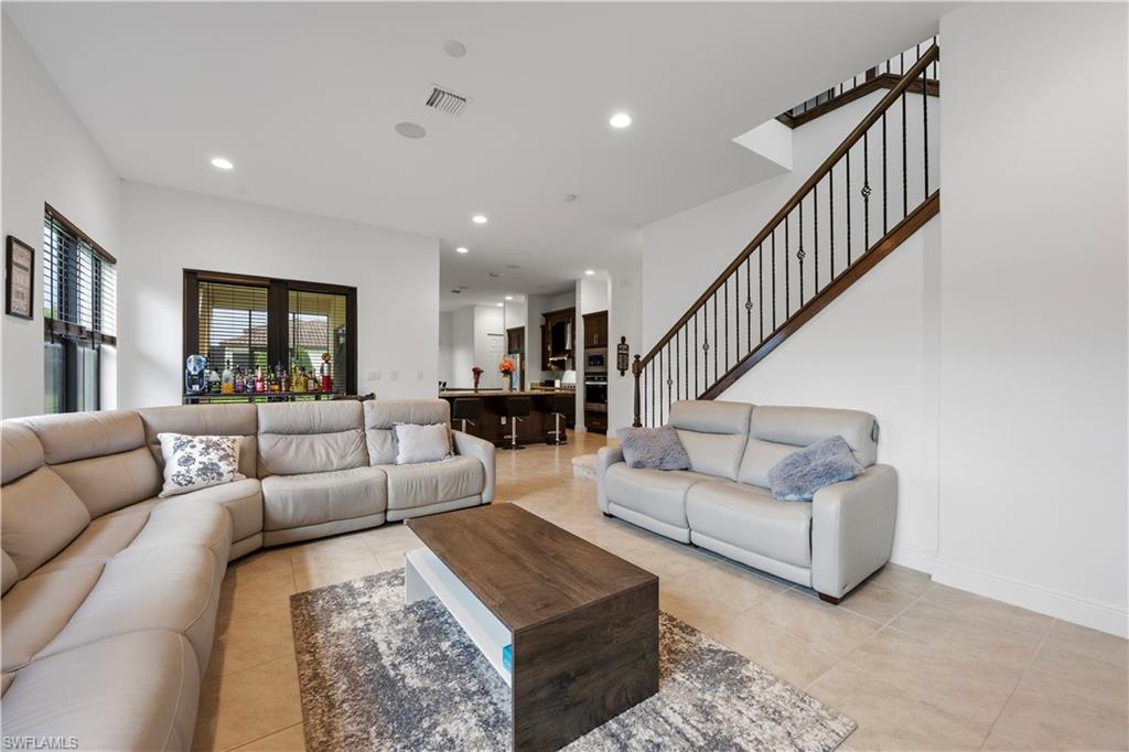 MAPLE RIDGE - Residential
