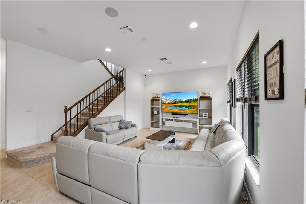 MAPLE RIDGE - Residential