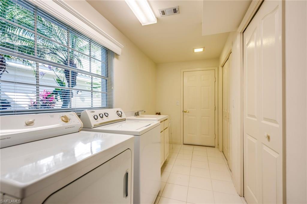 SPINNAKER POINTE - Residential