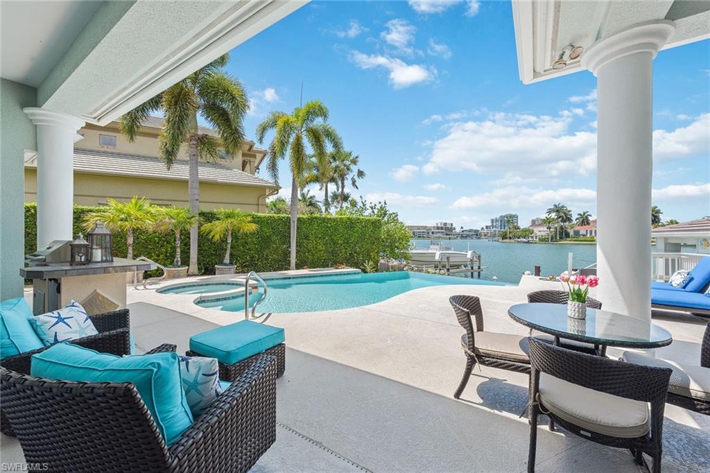 MOORINGS - Residential