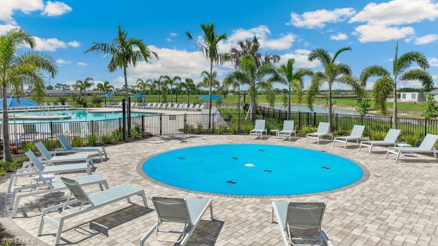 CORAL BAY - Residential