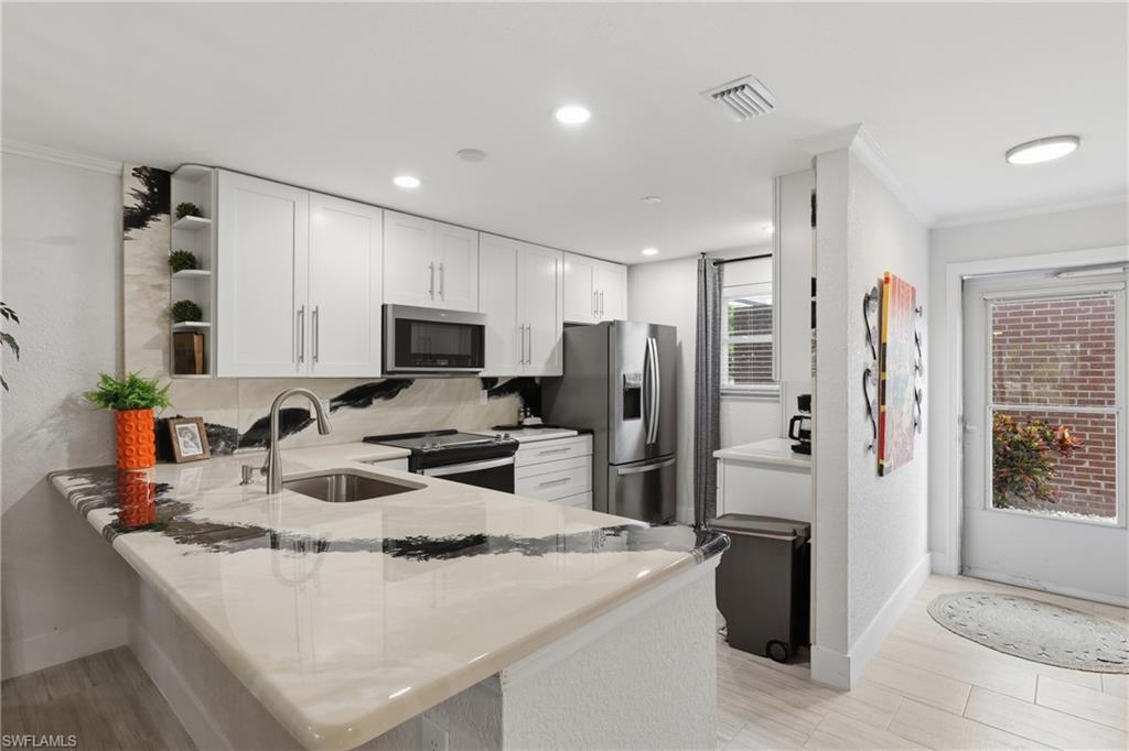 WATERGATE CONDO - Residential