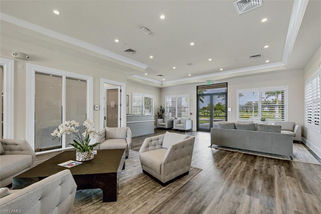 PORTICO - Residential