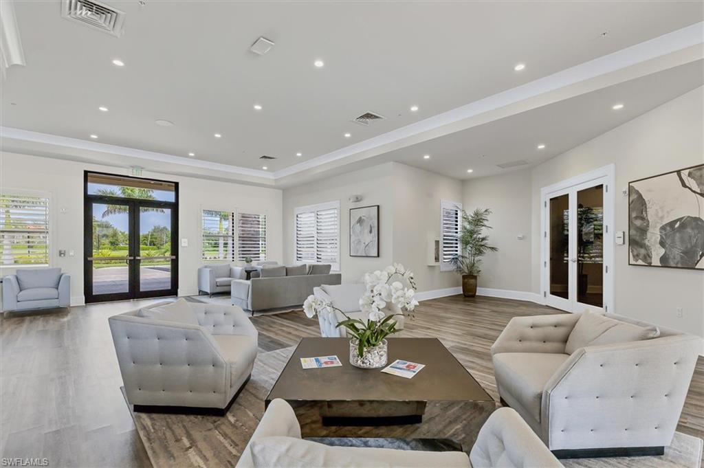 PORTICO - Residential