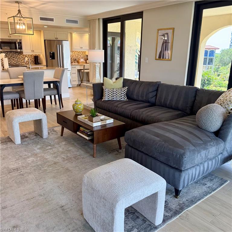 CHATEAUMERE - Residential Lease