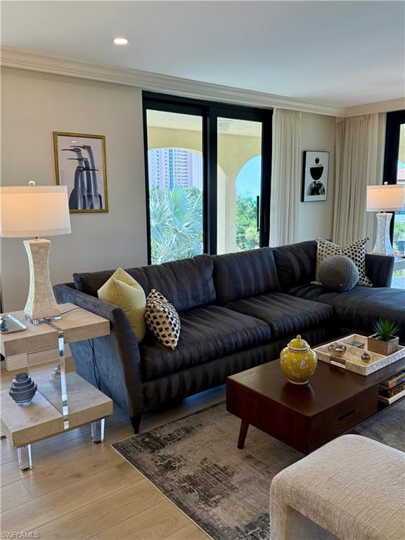 CHATEAUMERE - Residential Lease