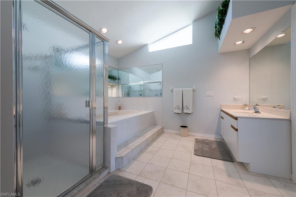 KELLY GREENS - Residential