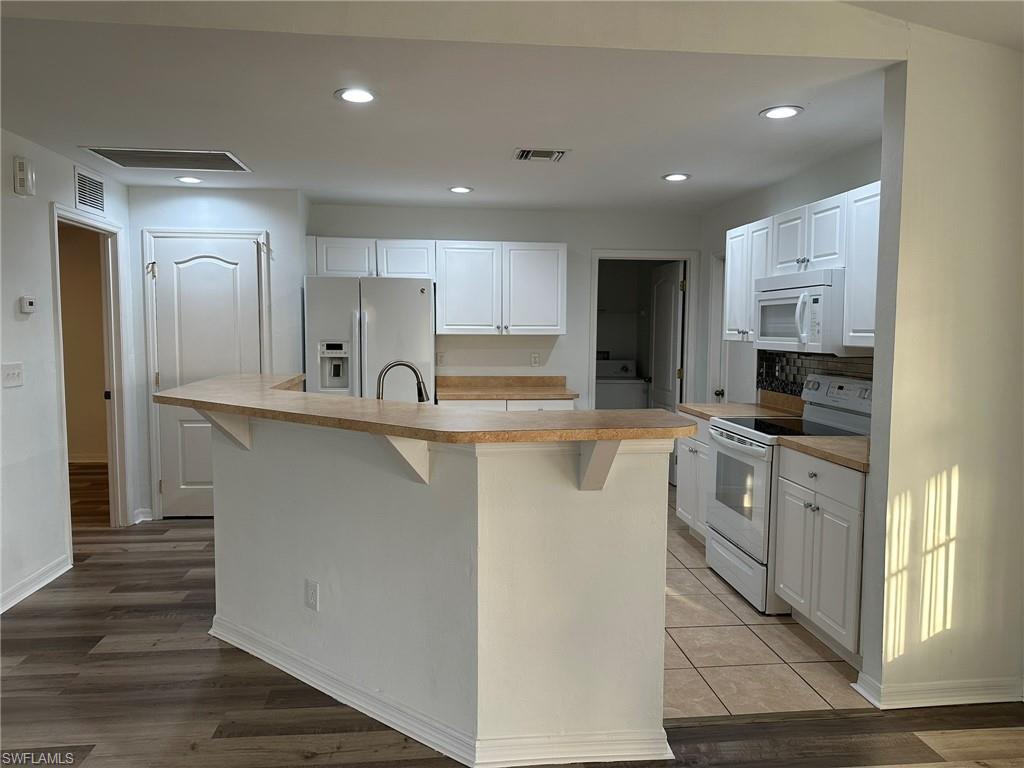 CAPE CORAL - Residential Lease