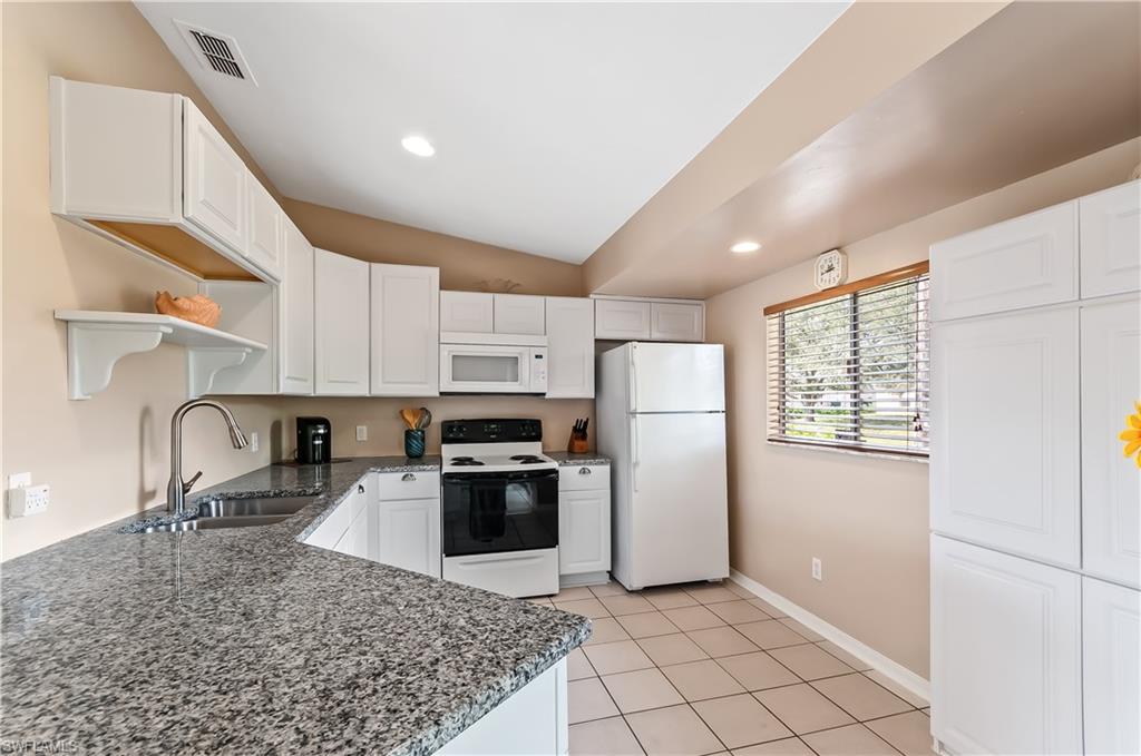SAN CARLOS PARK - Residential