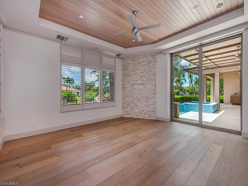 ROYAL HARBOR - Residential