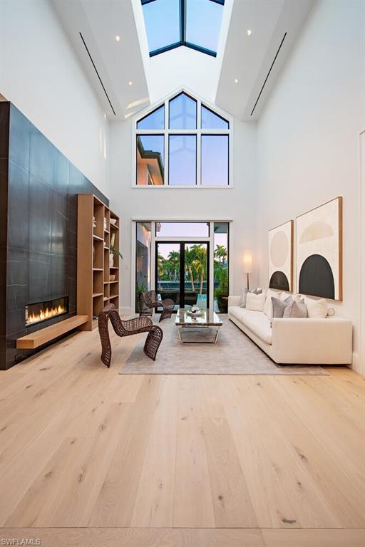 AQUALANE SHORES - Residential