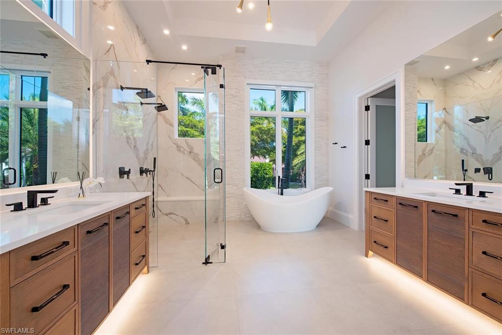 AQUALANE SHORES - Residential