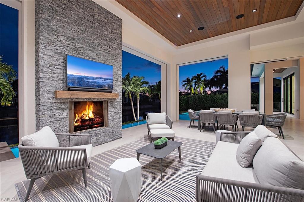 AQUALANE SHORES - Residential